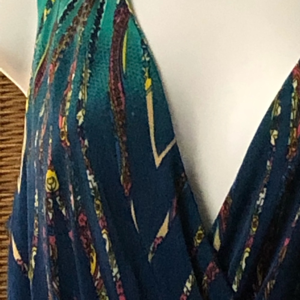 DRESS , BEAUTIFUL - Picture 6 of 8